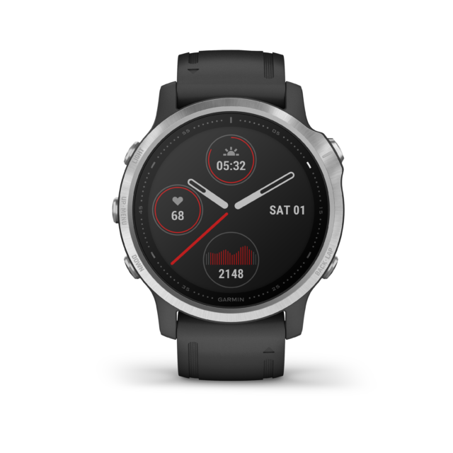 Fitness-Typ: Display der Fitnessuhr mit schwarzem Armband