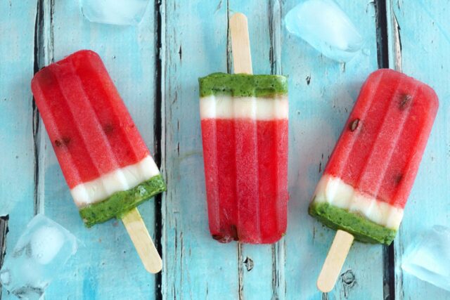 Wassereis: selbst gemachtes Wassereis aus Melone